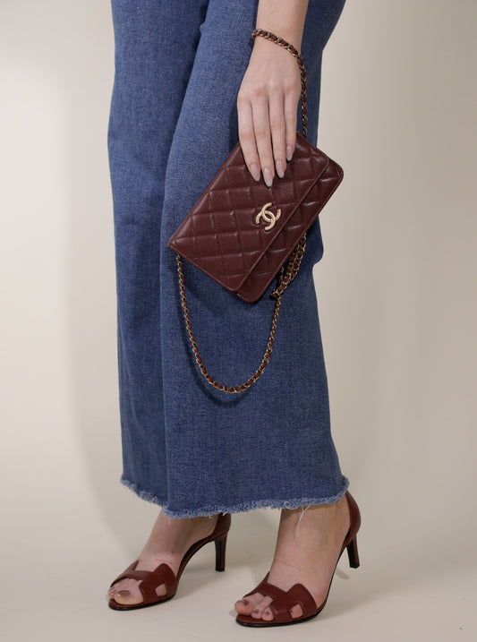 Chanel Burgundy Wallet on Chain with Hermès Premiere Burgundy Sandals