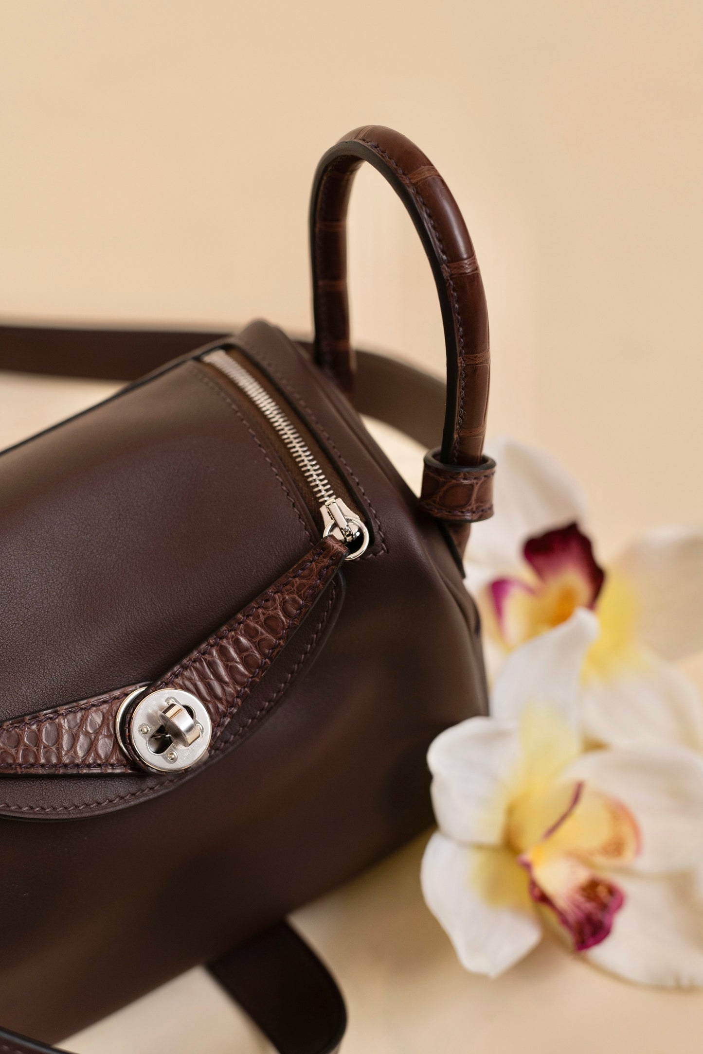 Hermès Mini Lindy 20 Touch in Moka/Havane PHW