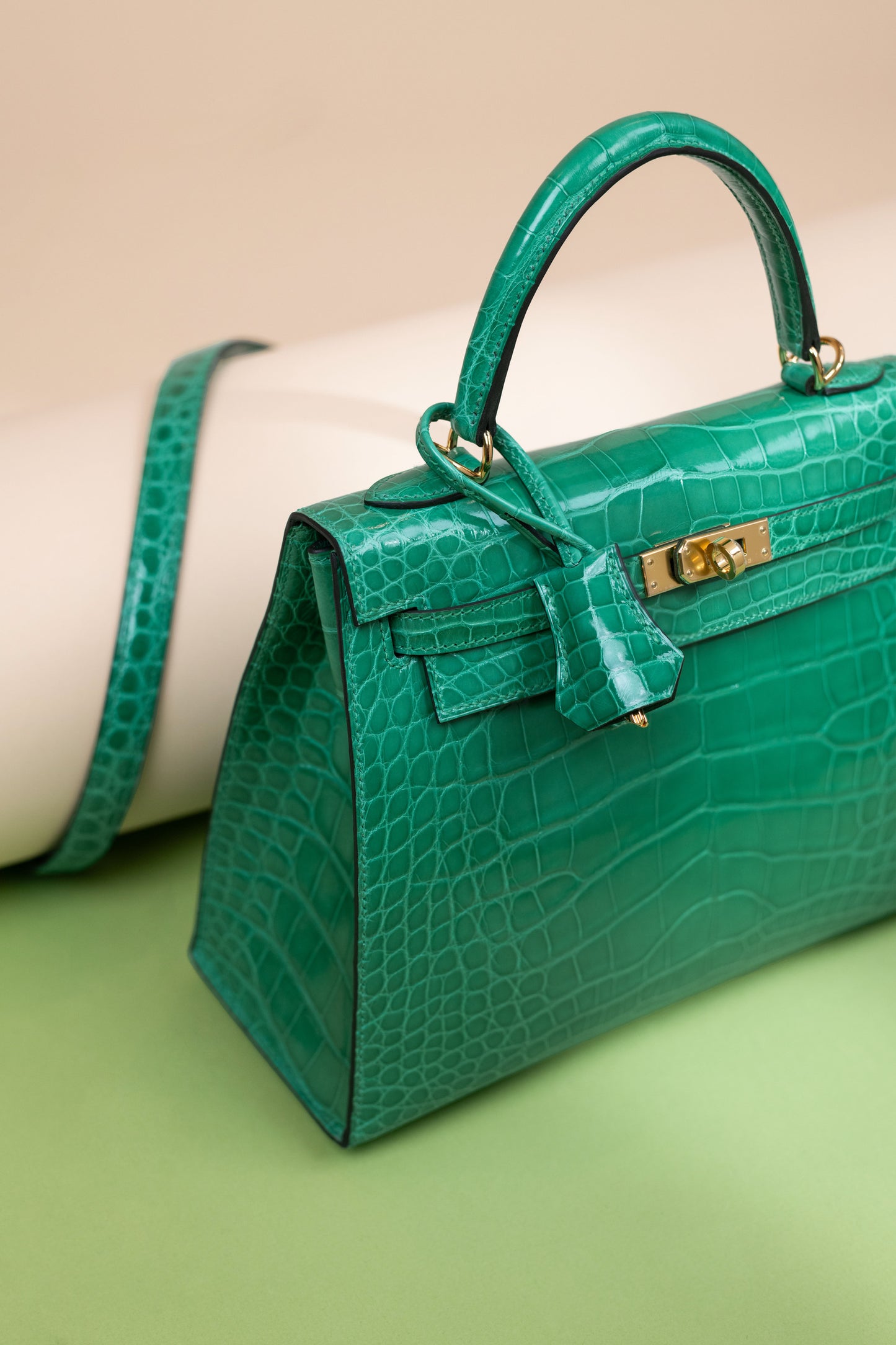 Hermès Kelly 25 Shiny Crocodile Vert Jade GHW