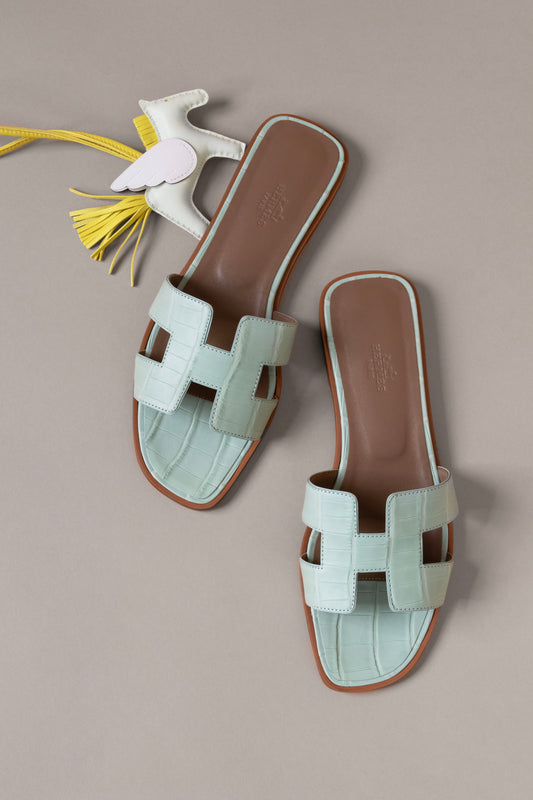 Hermès Oran Sandals Matte Alligator in Vert D'eau