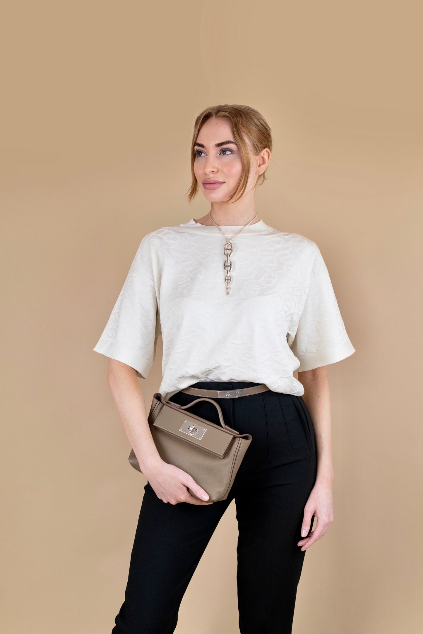 Hermès 24/24 in Etoupe with Kelly Etoupe Belt PHW & Naoussa Short Sleeve Shirt