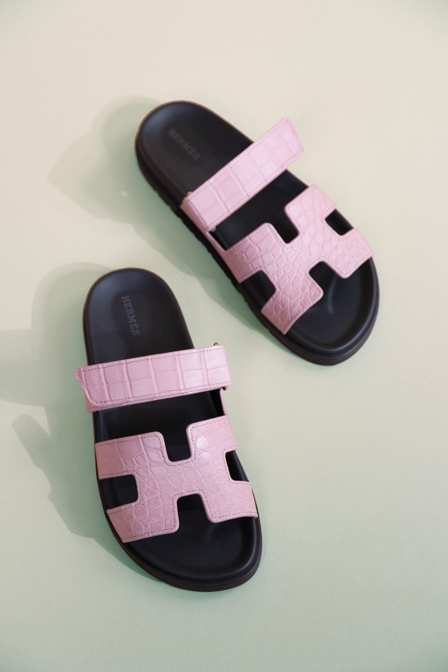 Hermès Chypre Sandals Matte Alligator in Rose Aquarelle