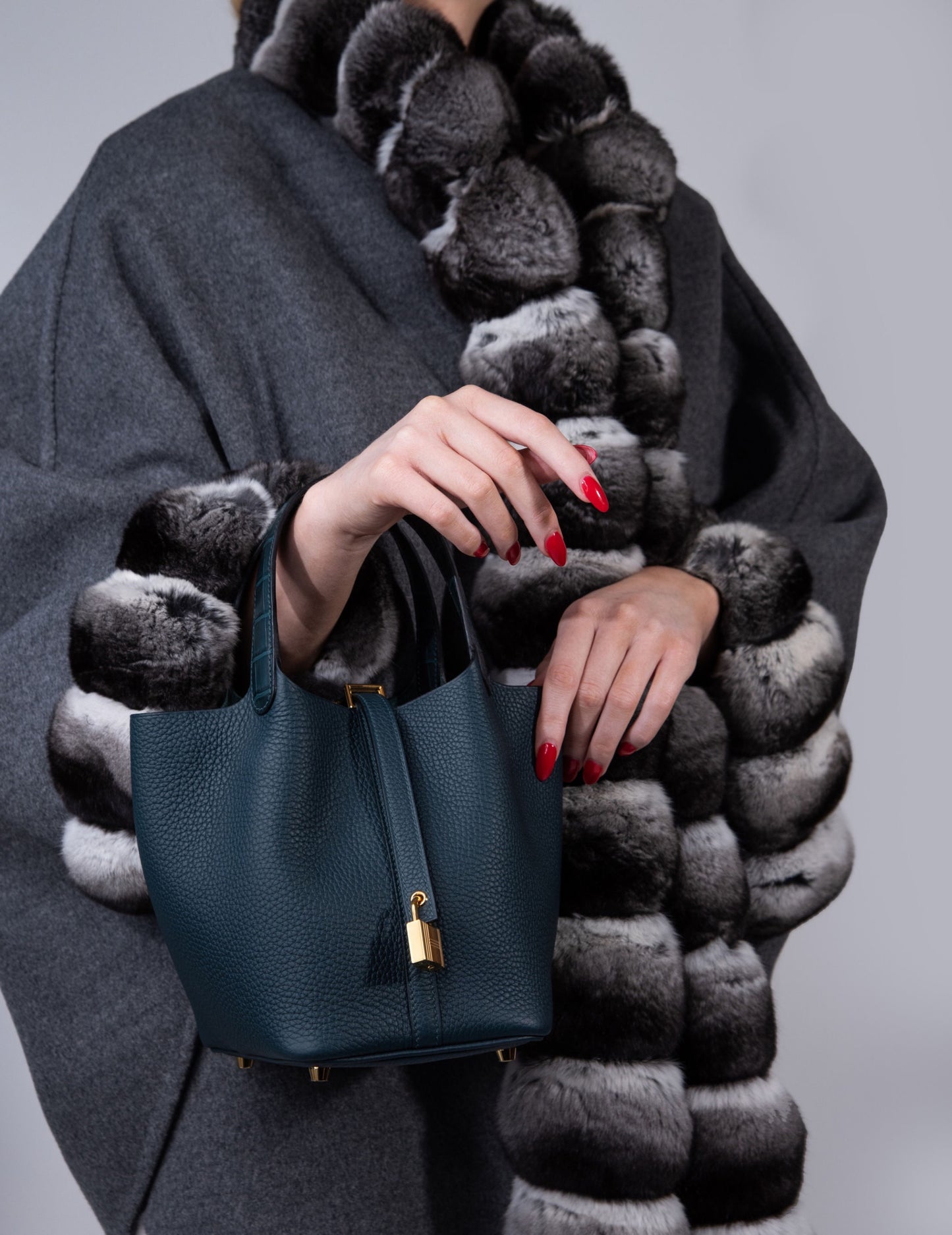 Hermès Picotin 18 Matte Touch Alligator Mississippiensis in Vert Cypress GHW