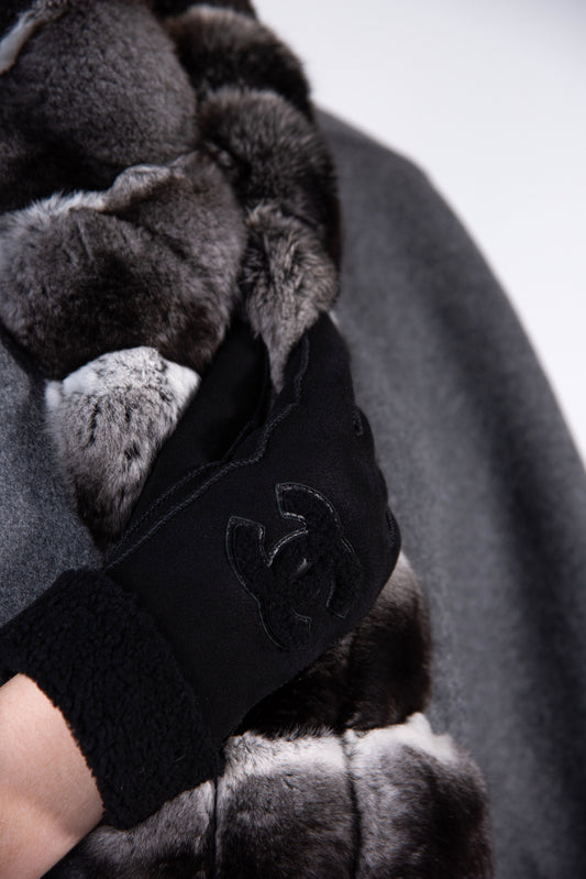 Chanel - Black CC Winter Gloves