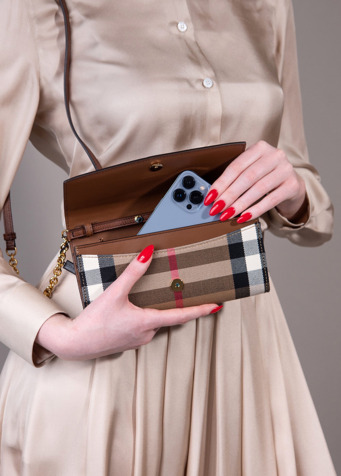 Burberry Henley Leather Clutch Wallet Shoulder Bag