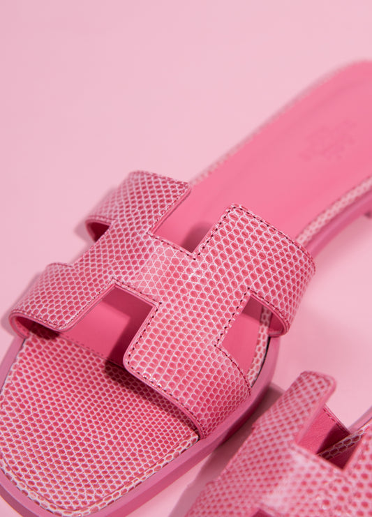 Hermès - Pink Lizard Oran Sandals