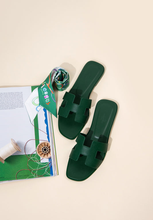 Hermès Epsom Oran Sandals in Vert Emeraude