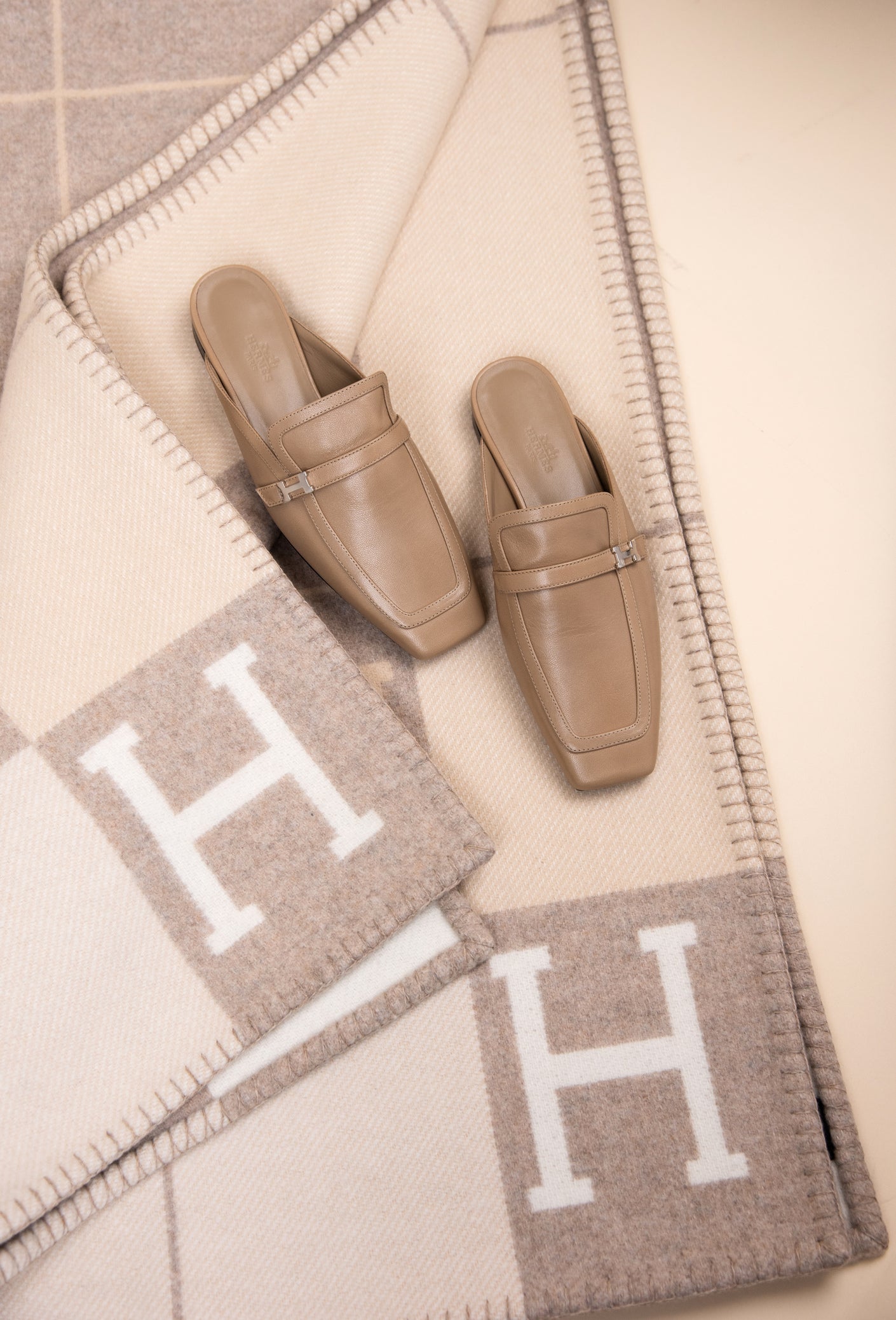 Hermès - Groupie Mule in Beige Argile