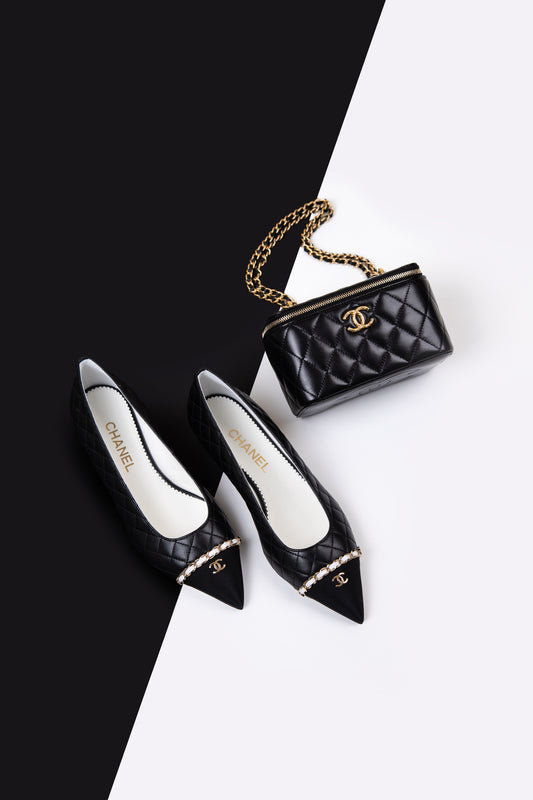 Chanel - Vantiy Case in Black with CC Slingbacks