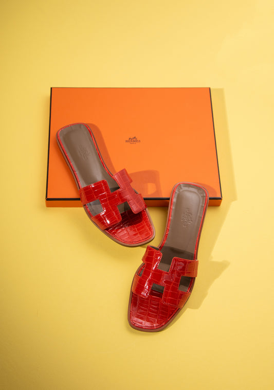 Hermès Oran Sandals in Alligator Orange Poppy