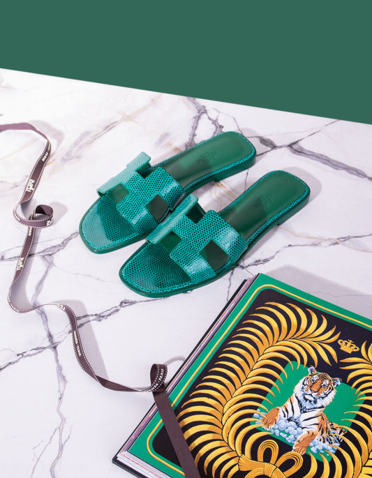 Hermès Oran Lizard Sandals in Vert Émeraude