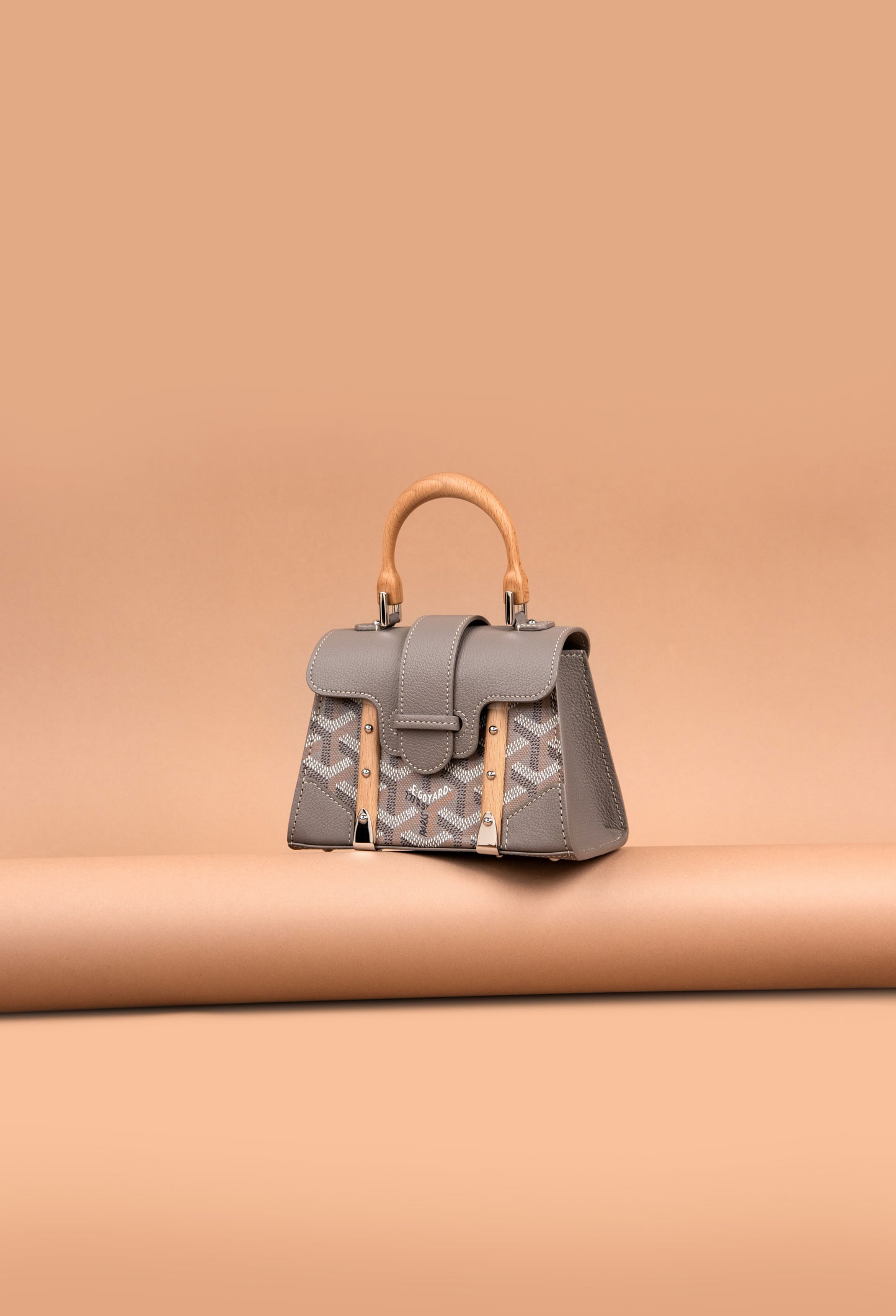 Goyard Saigon Structure Nano in Grey