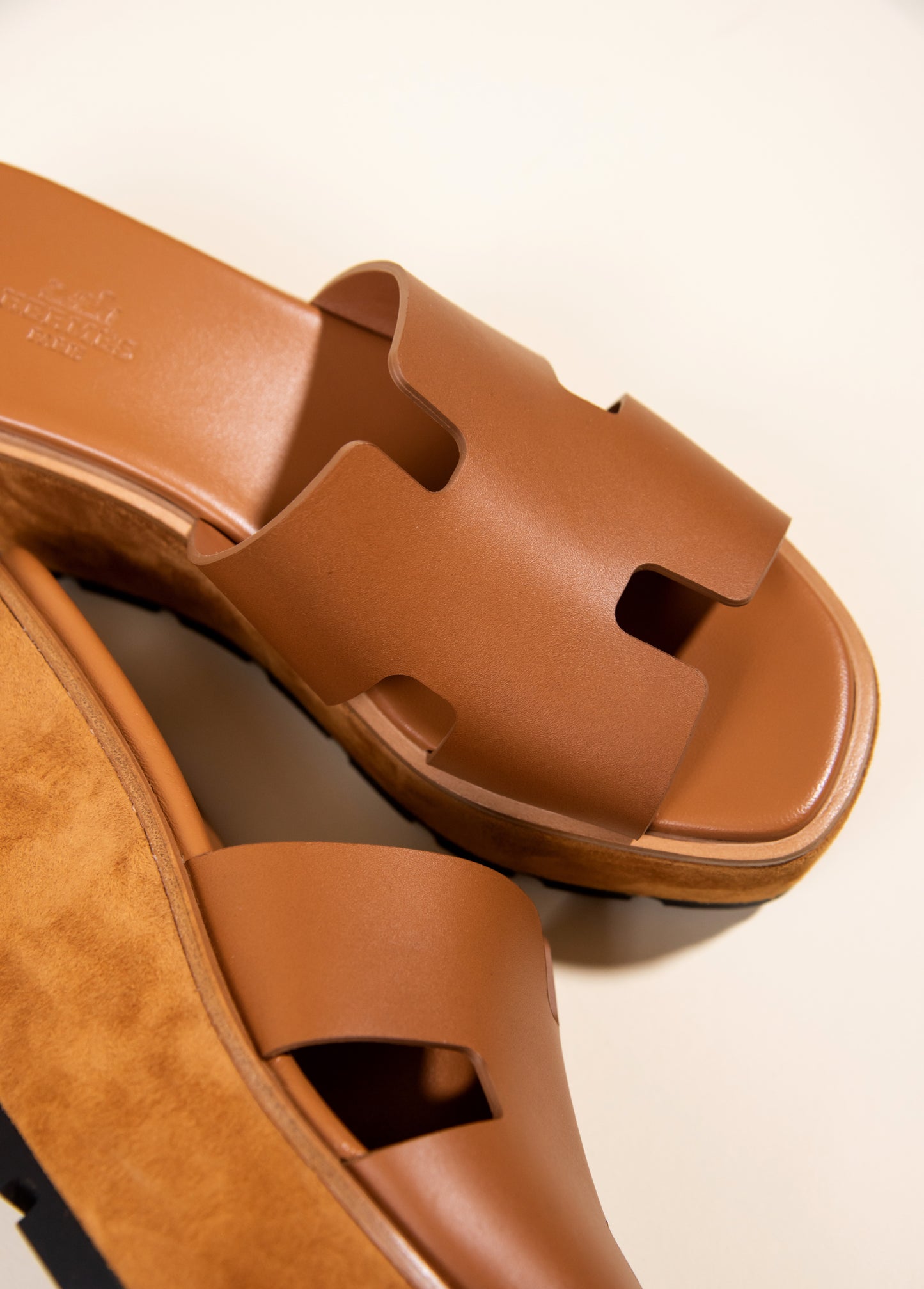 Hermès - Picotin Gold Touch Crocodile with Eze 30 Naturel Sandals