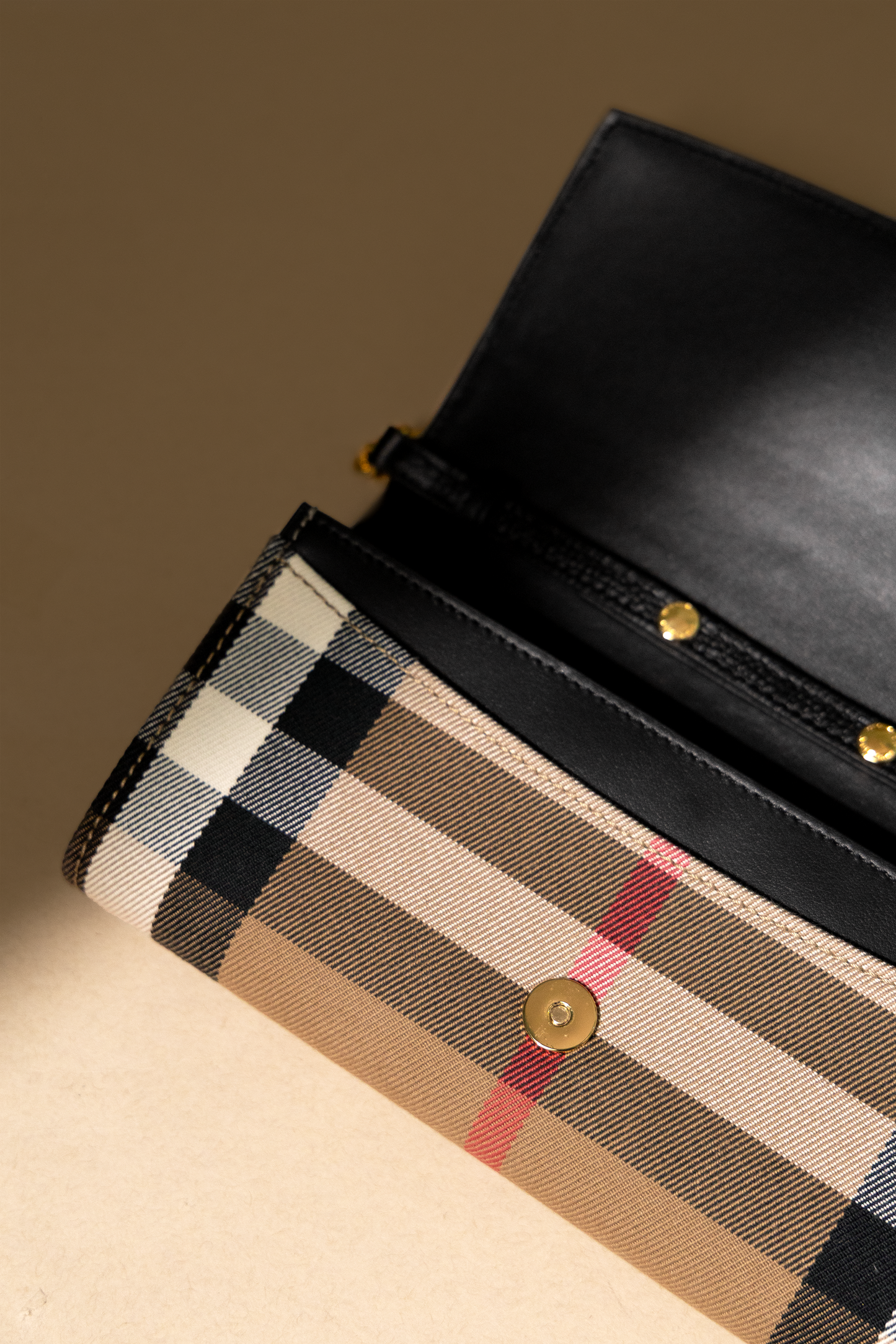 Burberry Henley Check & Black Leather Wallet-On-Chain