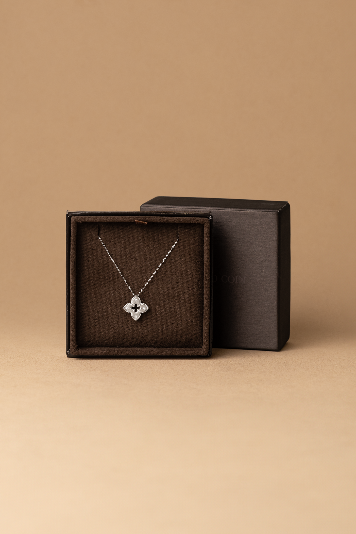 Roberto Coin White Gold Petite Venetian Princess Diamond Flower Pendant