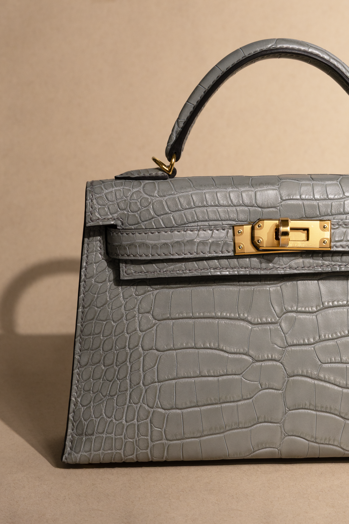 Hermès Mini Kelly 20 Matte Alligator in Gris Cement GHW
