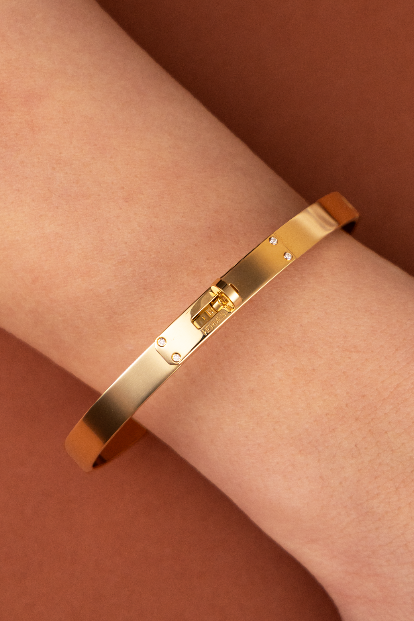 Hermès Kelly Lock Bracelet in Yellow Gold