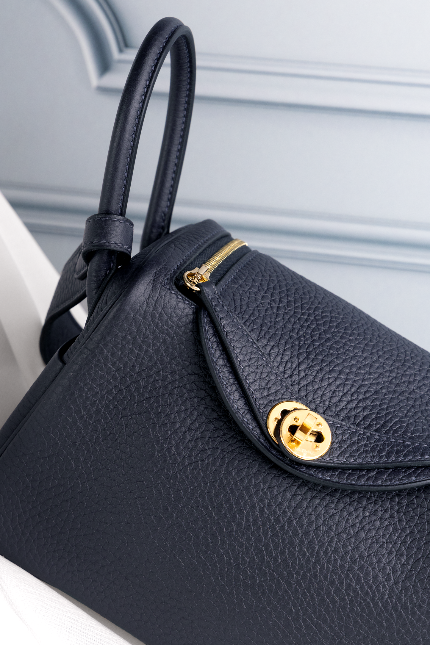 Hermès Mini Lindy Clemence in Caban GHW