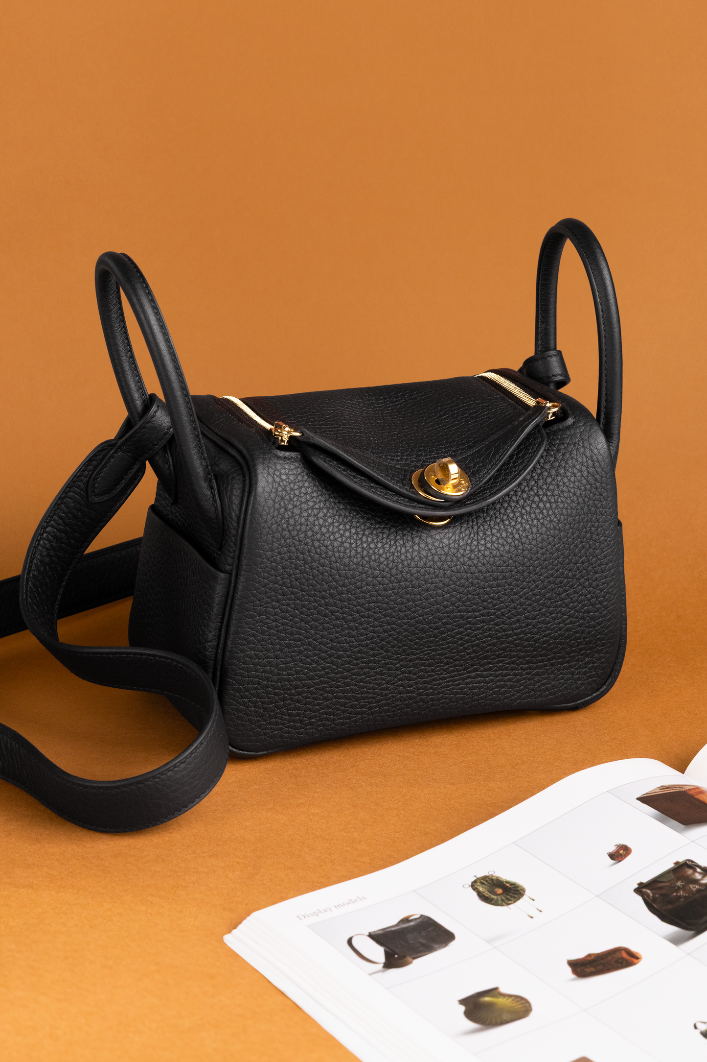 Hermès Mini Lindy Clemence in Black GHW