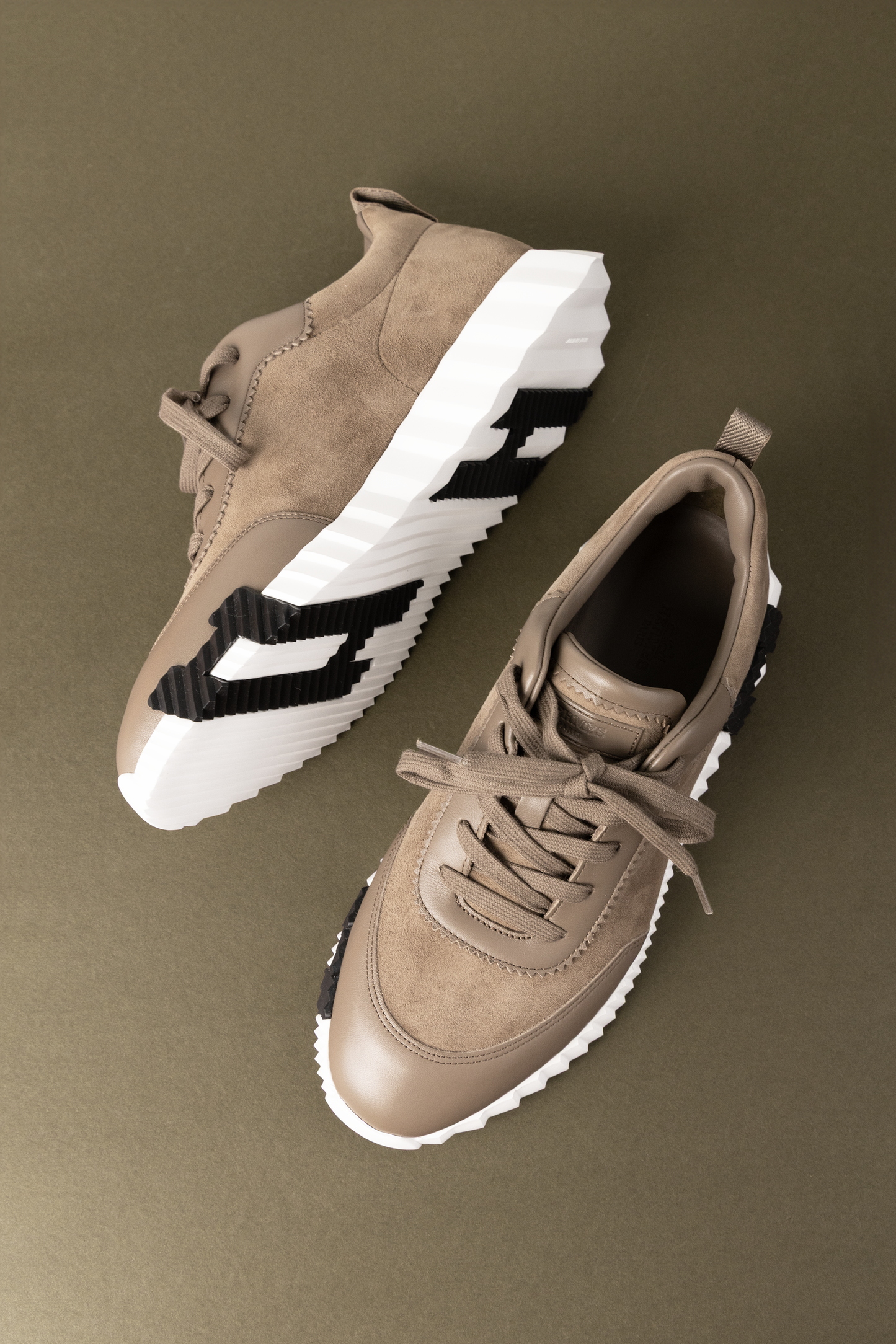 Hermès Bouncing Sneaker in Étoupe