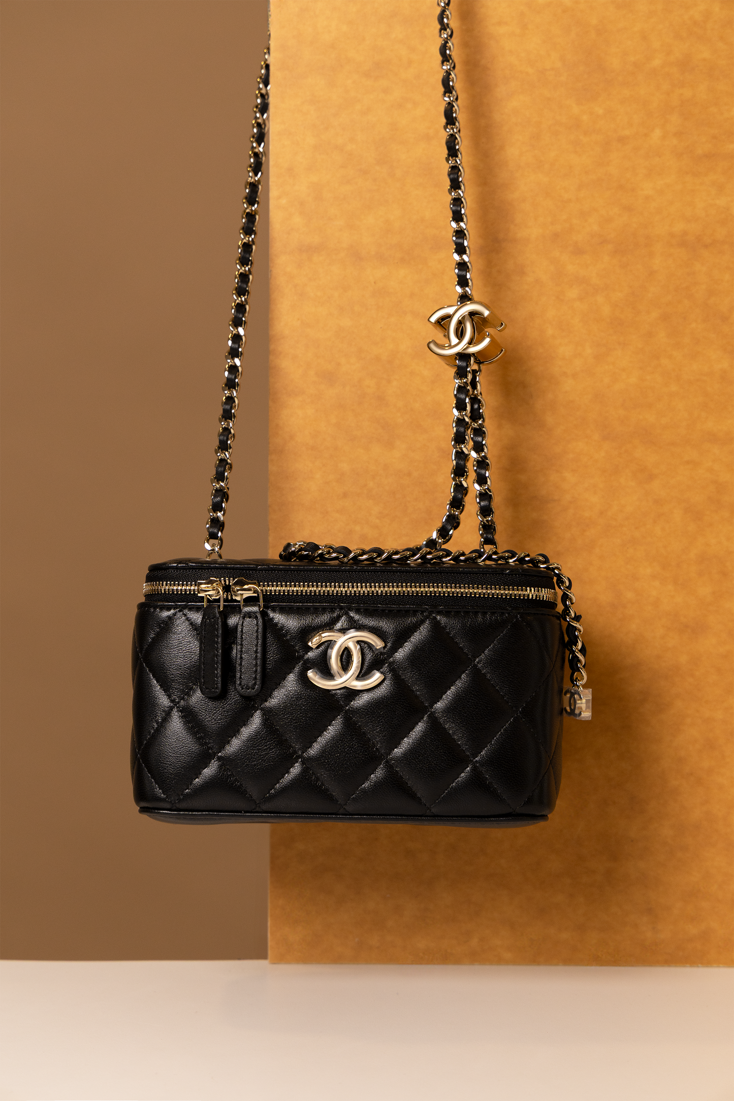 Chanel Black Shiny Lambskin Vanity Case With Adjustable Chain
