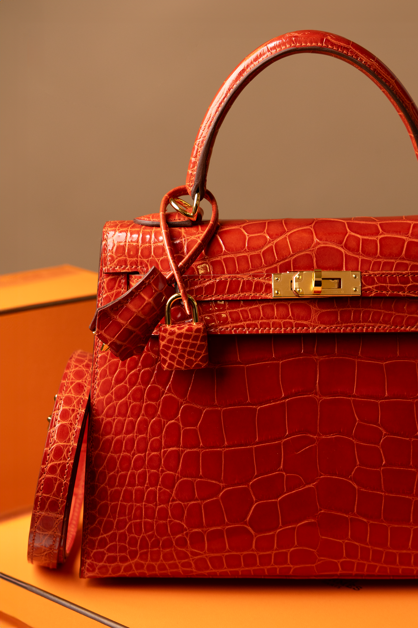 Hermès Kelly 25 Shiny Alligator in Sanguine GHW