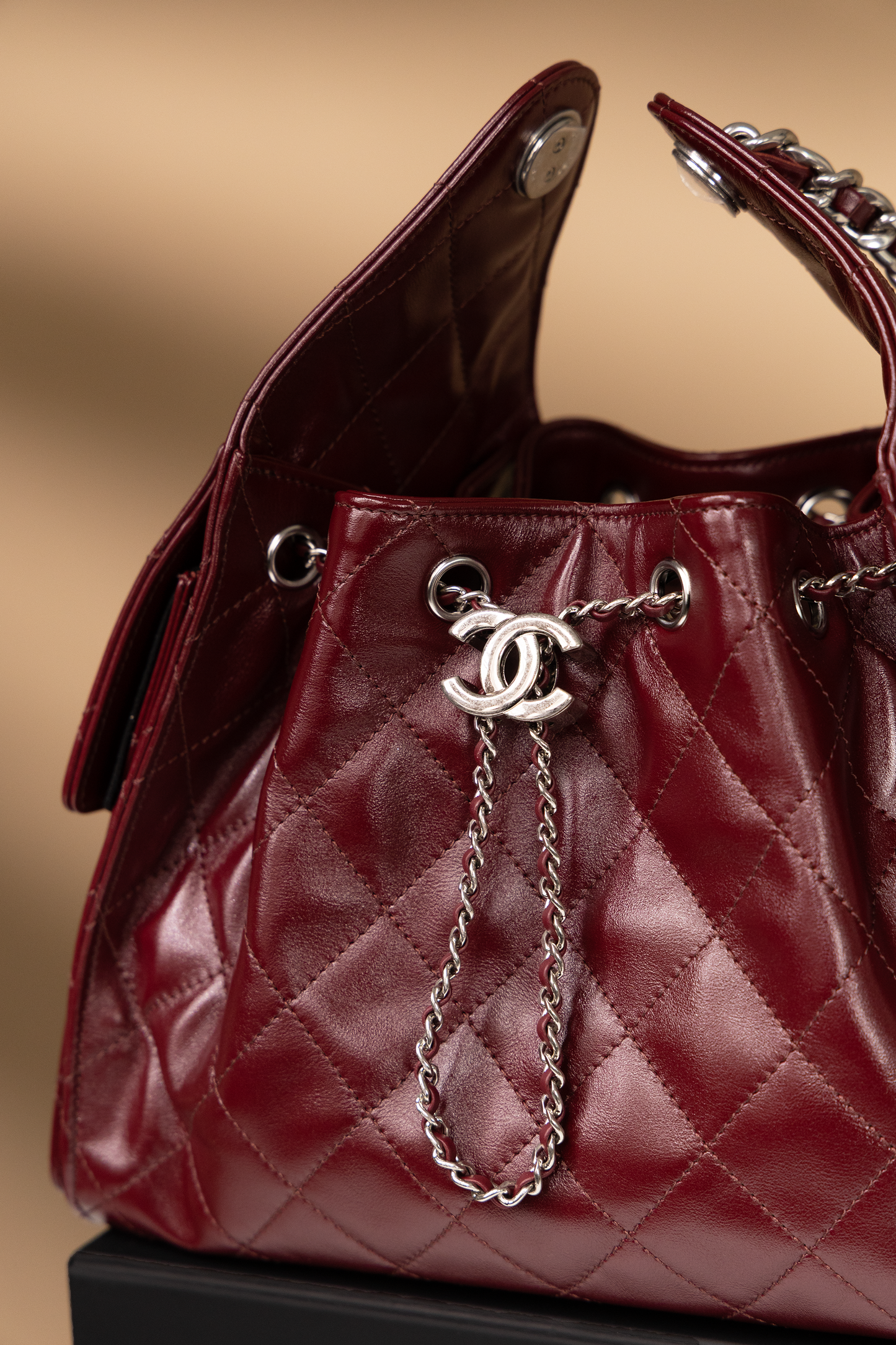 Chanel Small Hobo 25 Bag Shiny Lambskin in Burgundy
