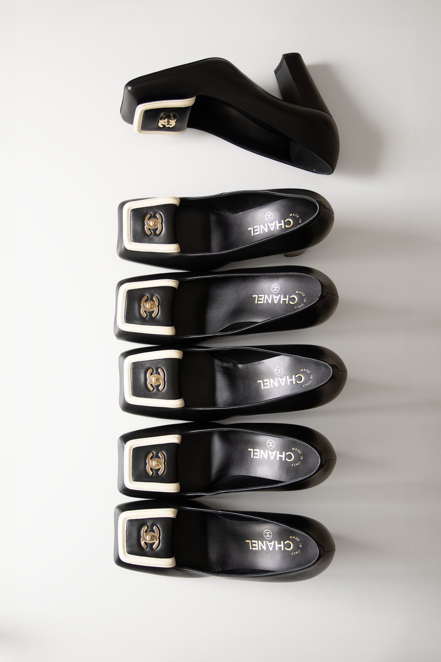 Chanel CC Ivory/Black Pumps