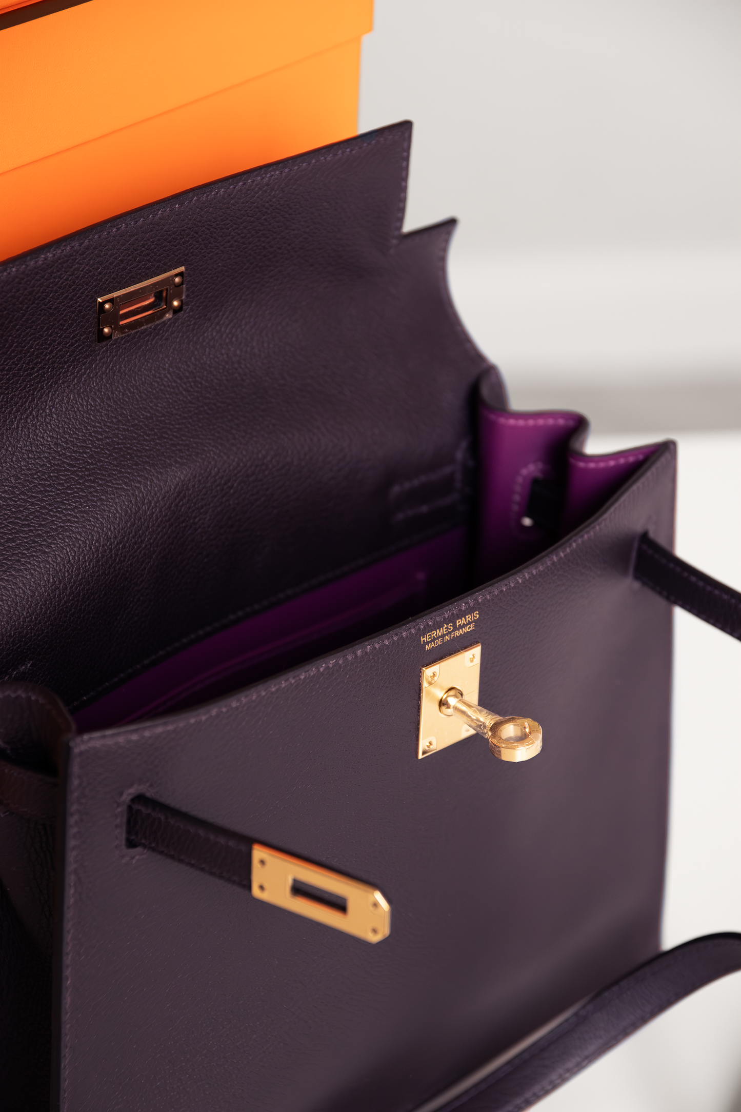 Hermès Kelly Danse Evercolor in Prunoir/Anemone GHW