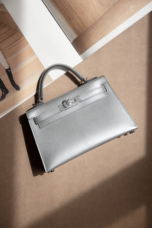 Hermès Mini Kelly 20 Chevre Chamkilight in Argent PHW