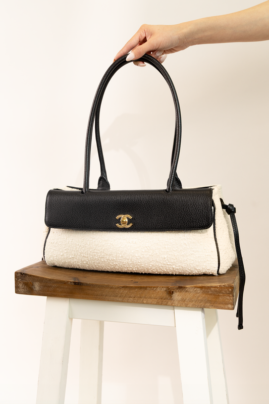 Chanel Small Shopping Bag in Black Calfskin/White Tweed