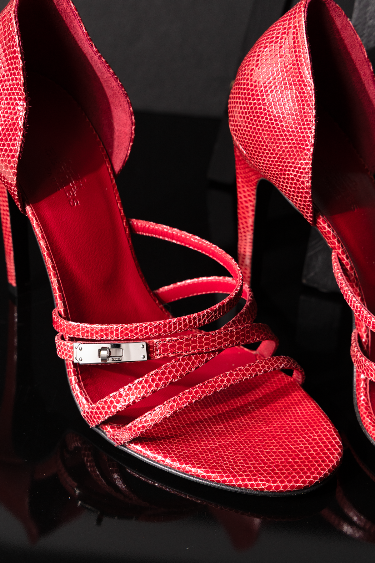 Hermès Lipstick 105 sandal in Rose Framboise PHW