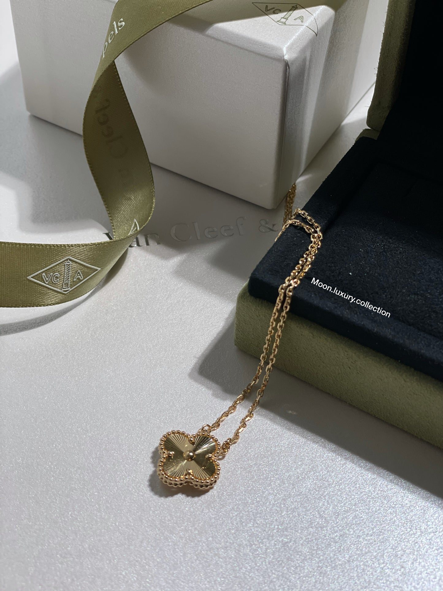 Van Cleef & Arpels Guilloche Pendant