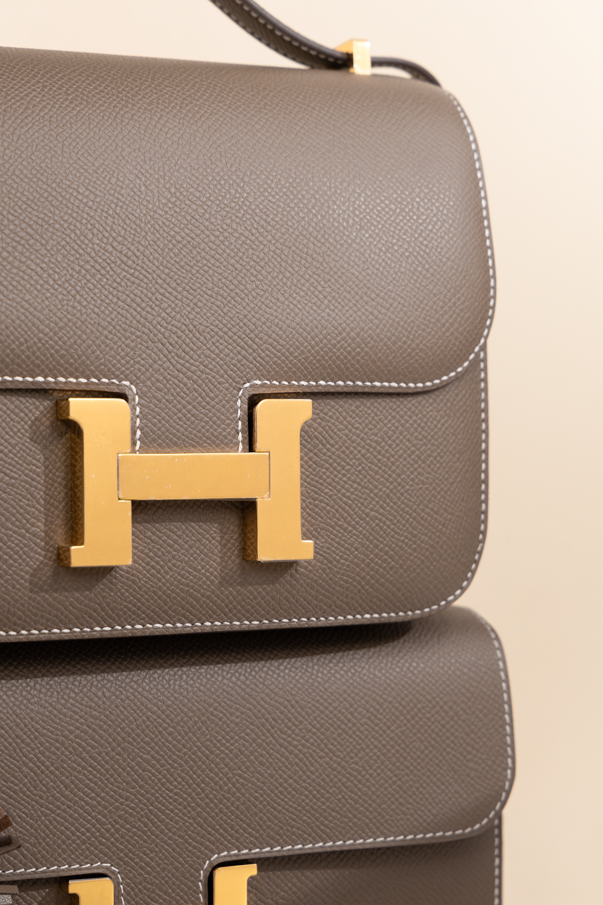 Hermès Constance 18 Epsom & Constance To Go Wallet in Etoupe GHW